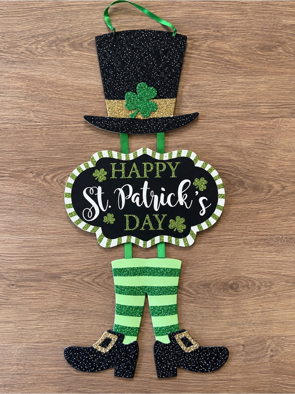 St. Patrick’s Day Leprechaun Hanging Sign Shamrock Glitter Door Wall Decor